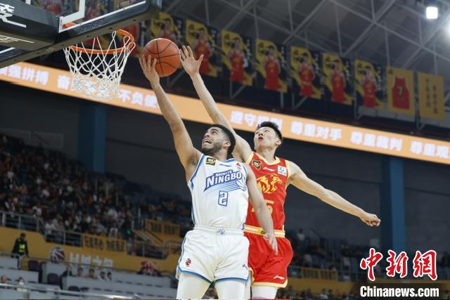 广厦132-90横扫宁波收官常规赛，主场22胜1负成就