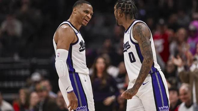 威少采访发飙怒斥媒体，私下却暖心助人