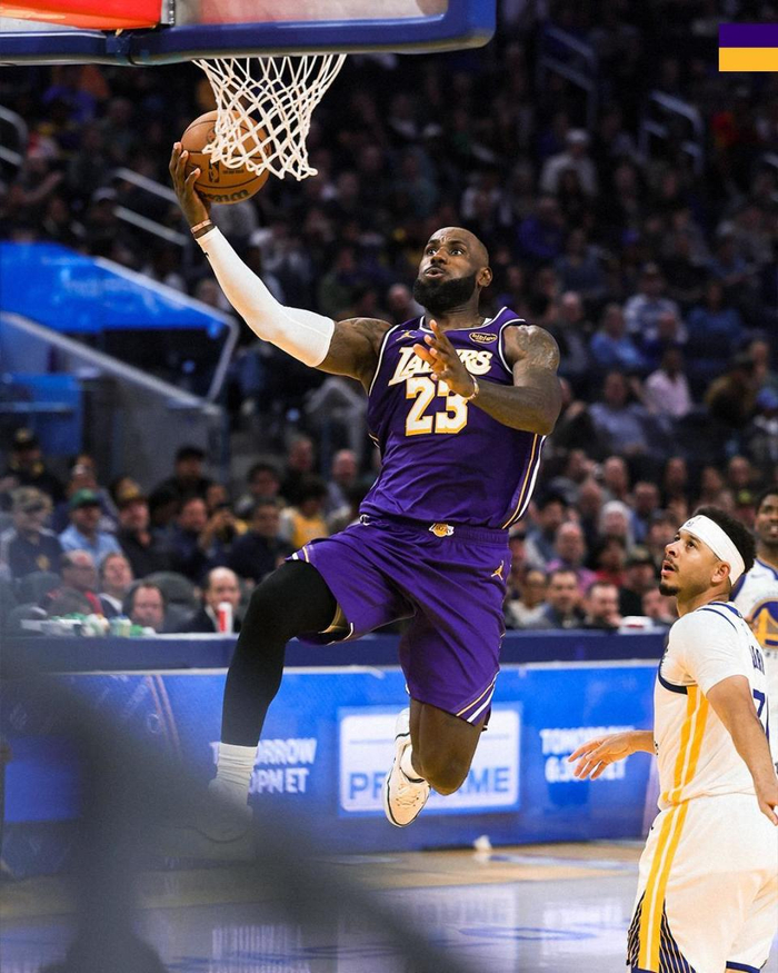 詹姆斯两双助湖人险胜勇士